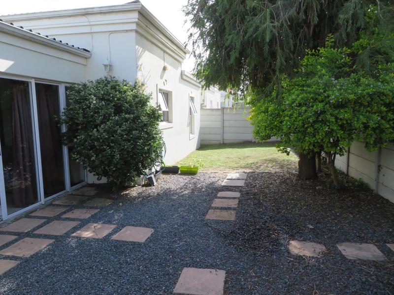To Let 3 Bedroom Property for Rent in Eikenbosch Western Cape